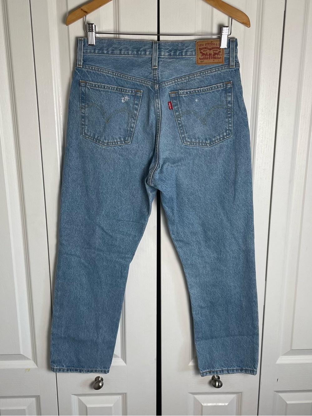 Levi’s 501 Original Cropped Jeans Women’s 29x26 Blue Button Fly Straight Leg - Picture 4 of 15